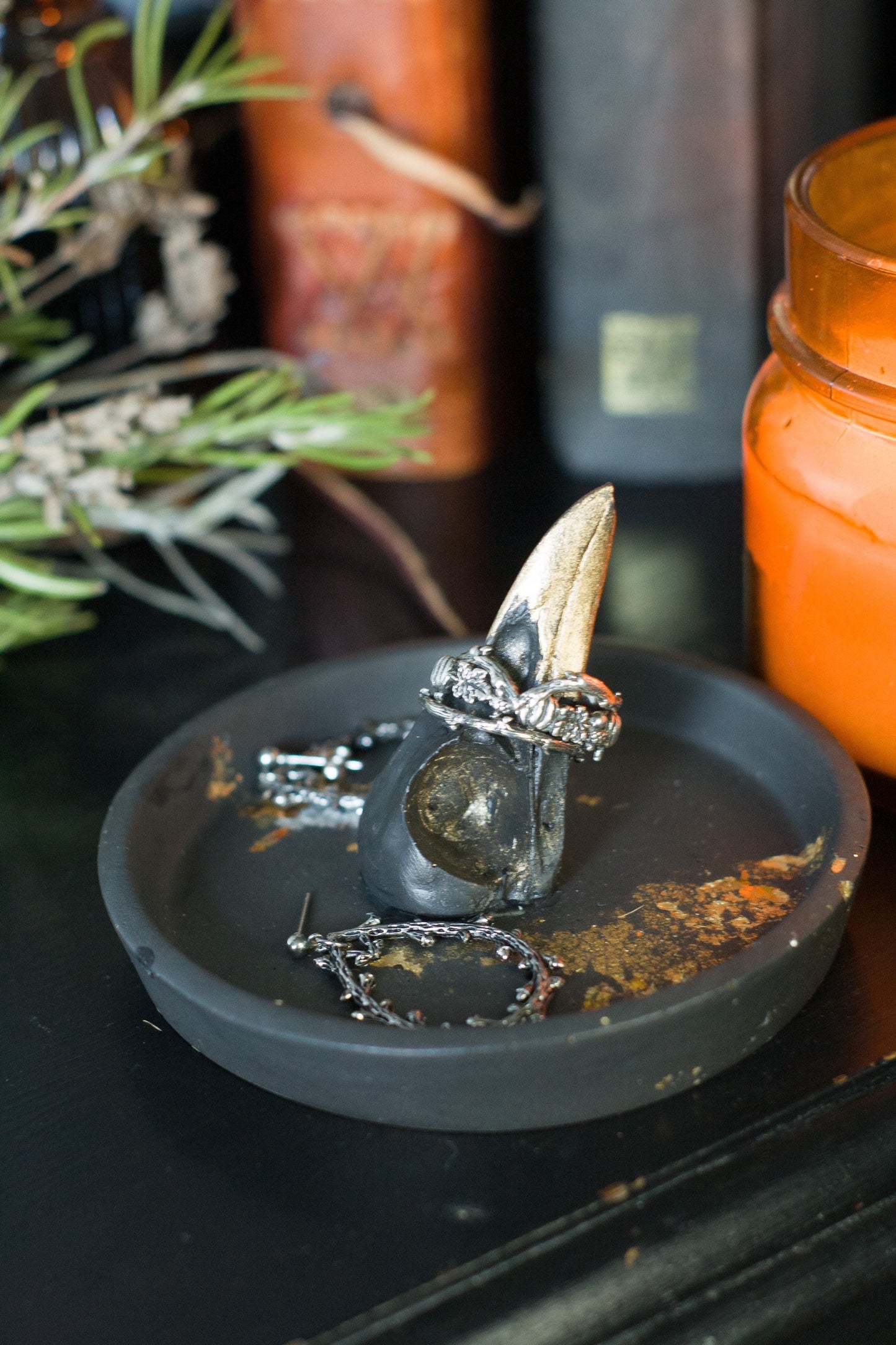Gothic skull trinket dish with ring holder