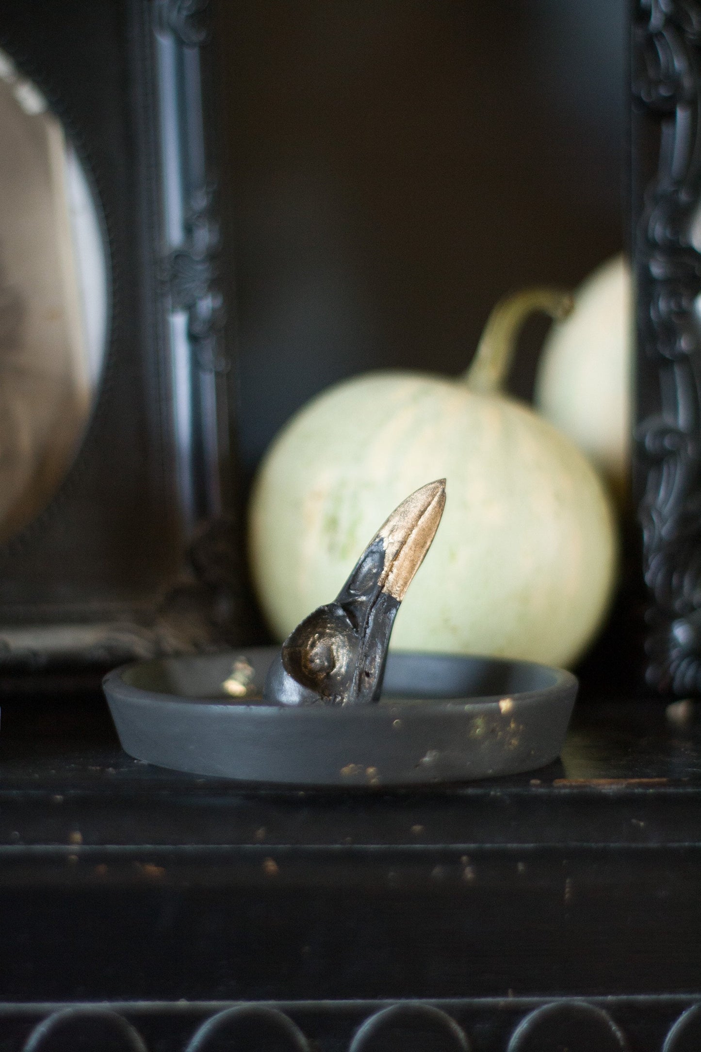 Gothic skull trinket dish with ring holder