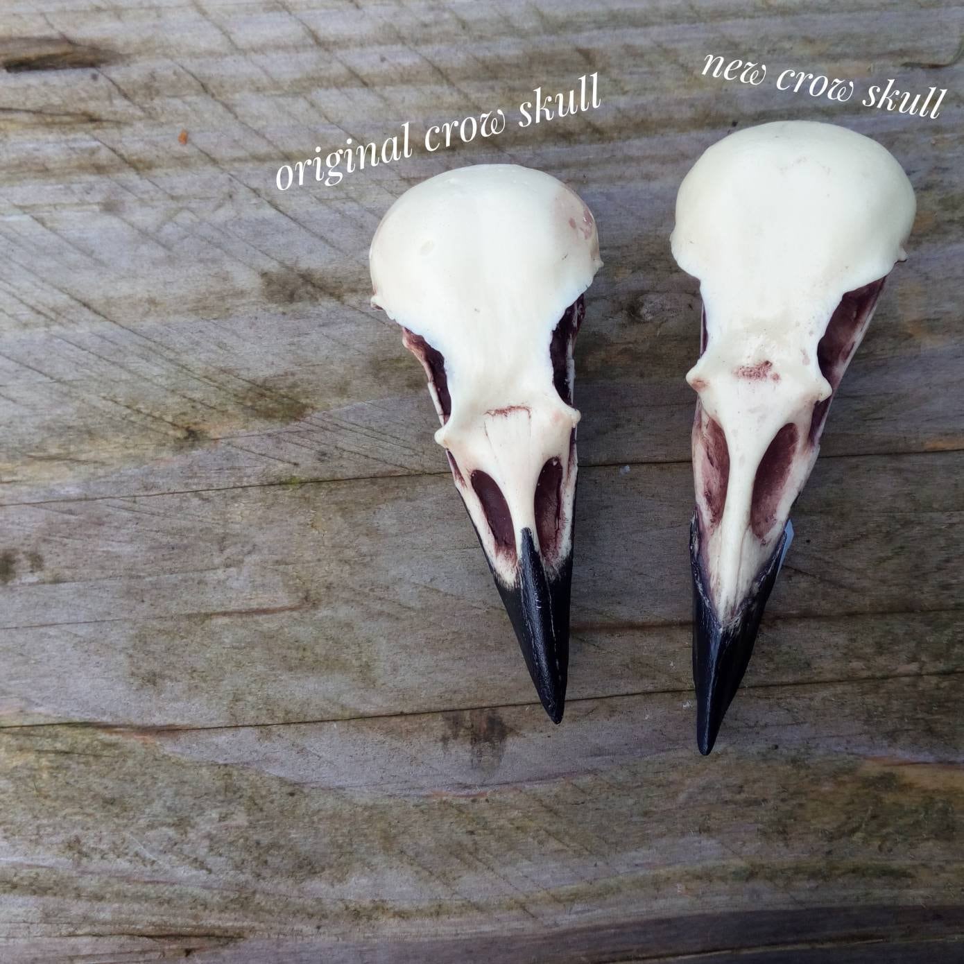 Large crow skull lapel pin