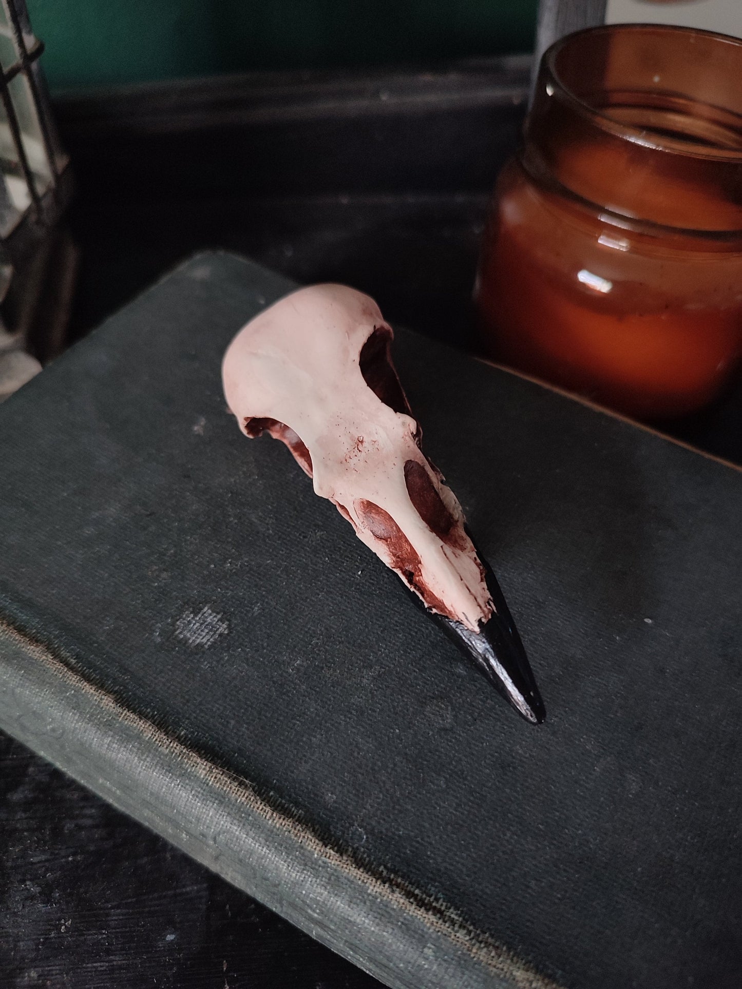 Large crow skull lapel pin