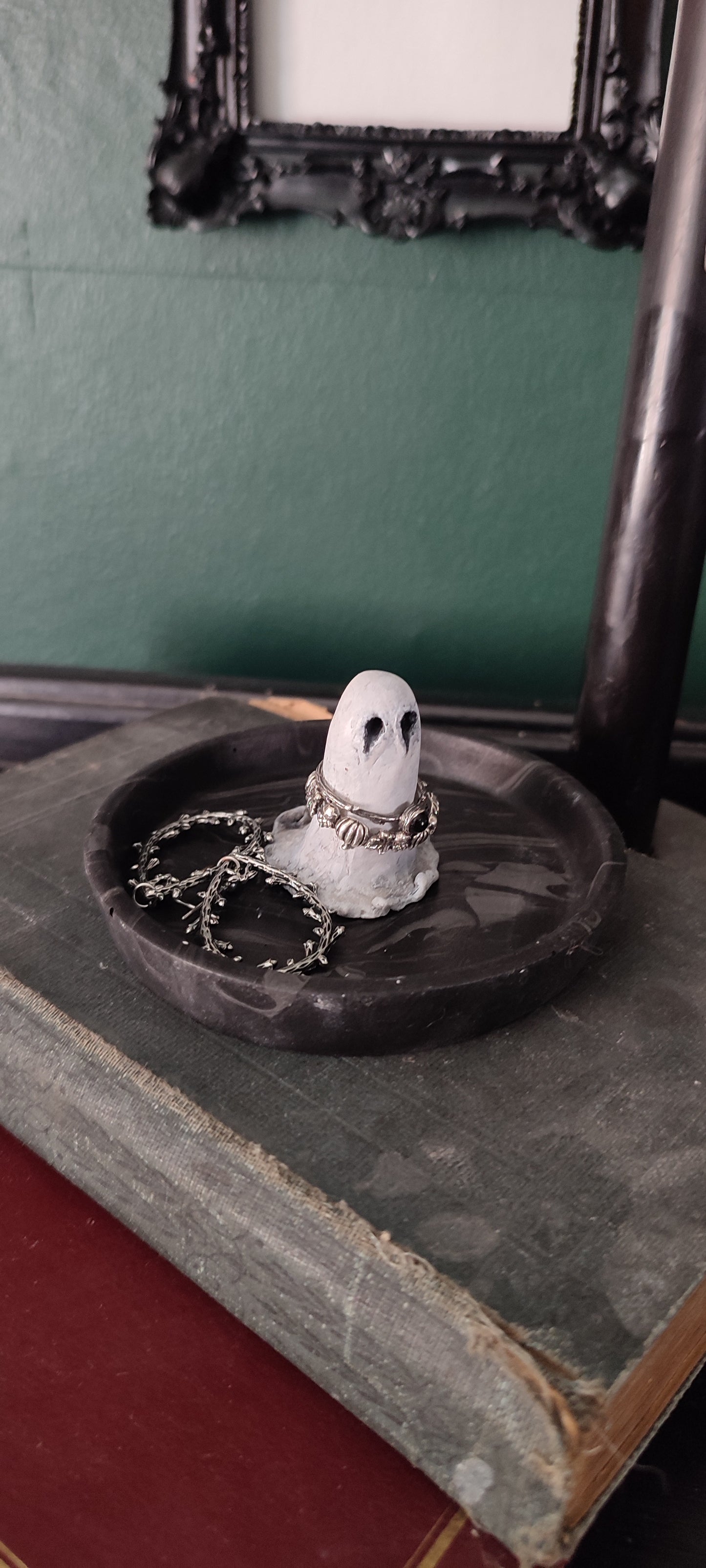 Ghost trinket dish ring holder marble colour