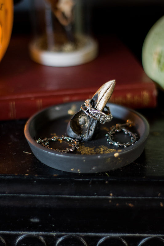 Gothic skull trinket dish with ring holder